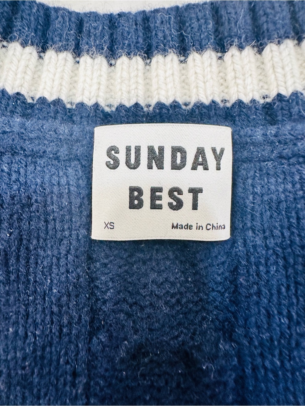 Sunday Best ARITZIA Navy Blue Cable-Knit V-Neck Sweater Vest Merino Wool Size XS - Picture 8 of 11